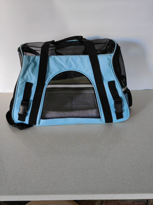 Pet carrier bag