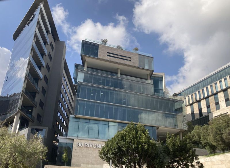 2856m² Commercial To Let in Sandton Central at R220.00 per m²