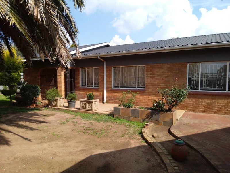 House in Dal Fouche For Sale