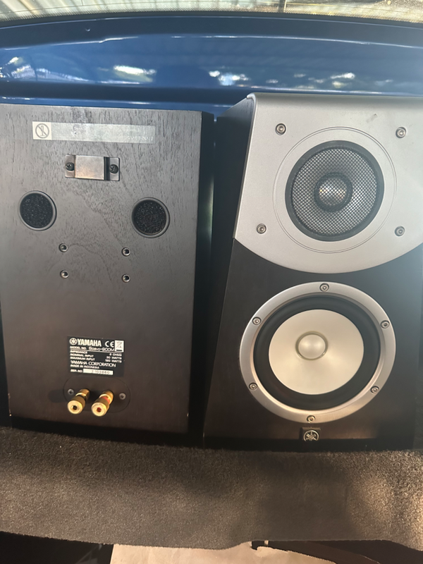 Yamaha Bookshelf speakers
