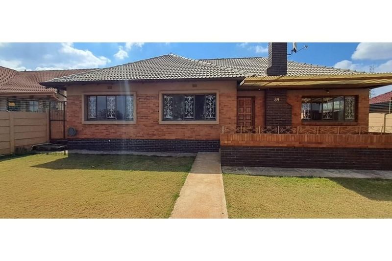 This spacious 4-bedroom family home offers the perfect blend of comfort and convenience.