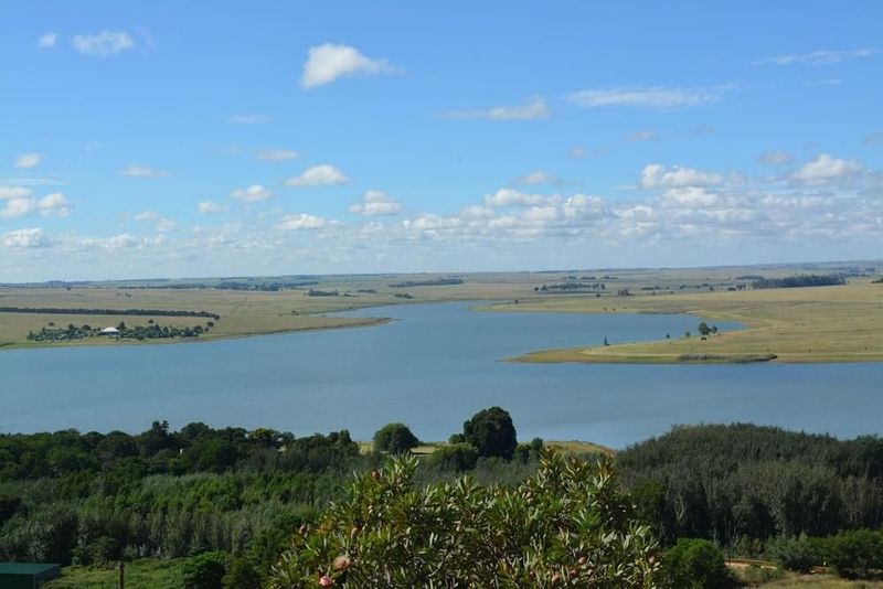 Stunning dam view!  Vacant stand for sale at Bronkhorstbaai.