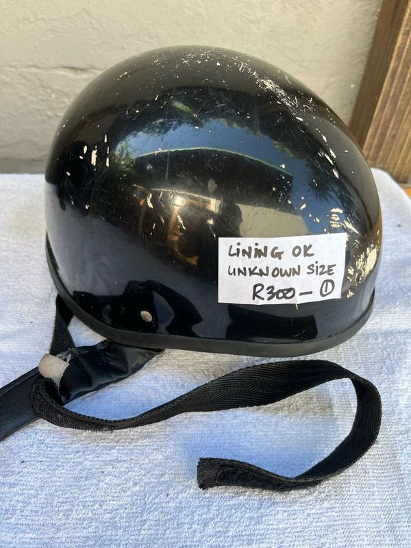 Helmets - p¡$$pôt - 2nd hand.