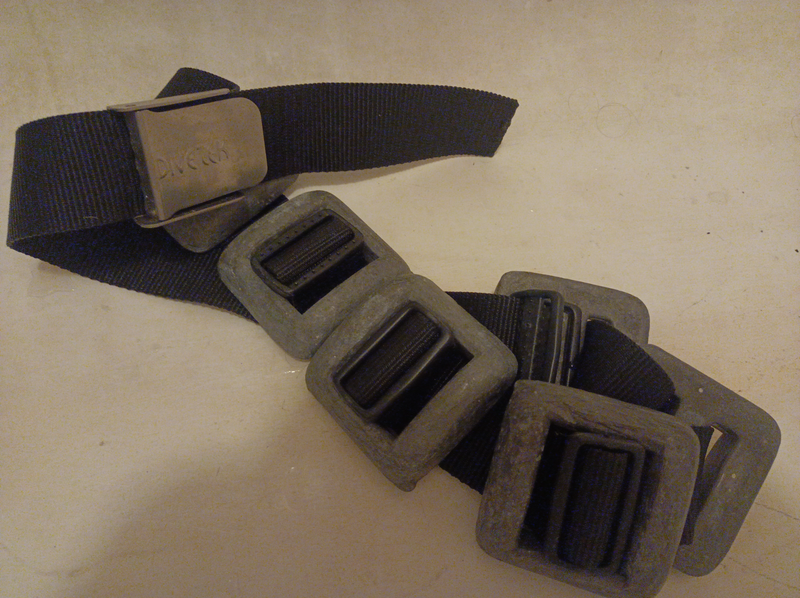 Divetek weightbelt with weights and buckle