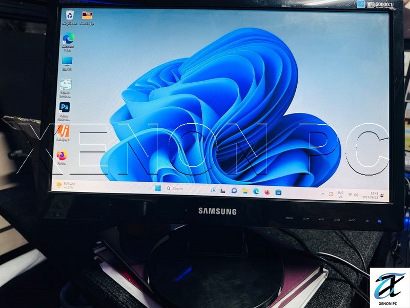 SAMSUNG 943NX PLUS 19 inch with 1280 x1024 resolution tilt wide screen