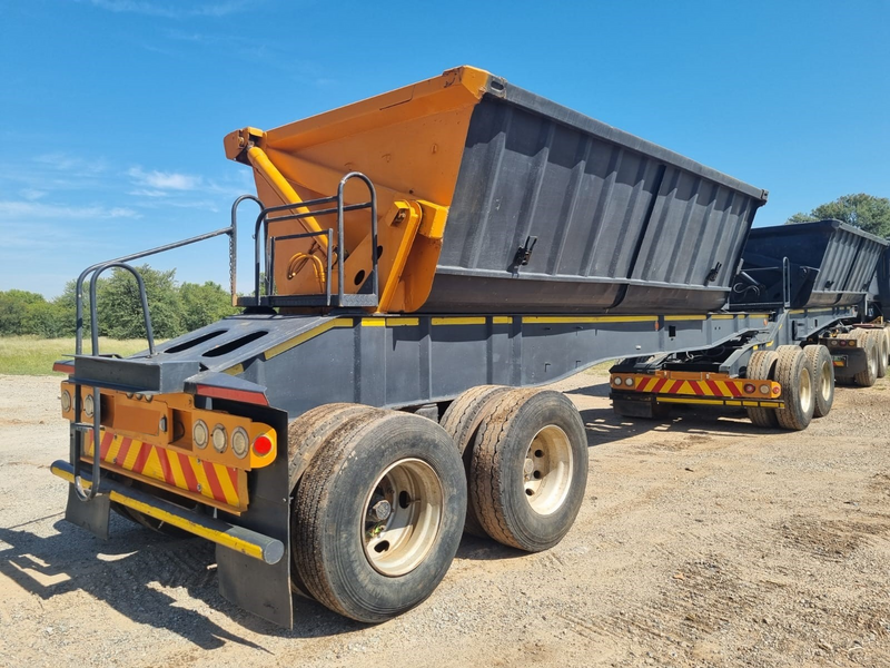 2013 Top Trailer 30m³ Side tipper