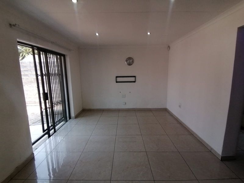 Cottage Available In Mayberrypark Alberton