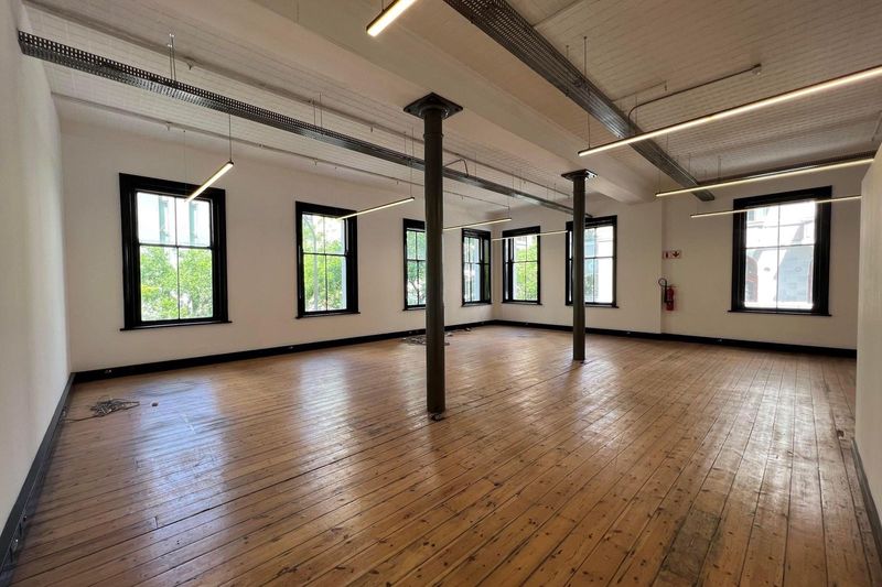 154m² Office To Let in City Centre