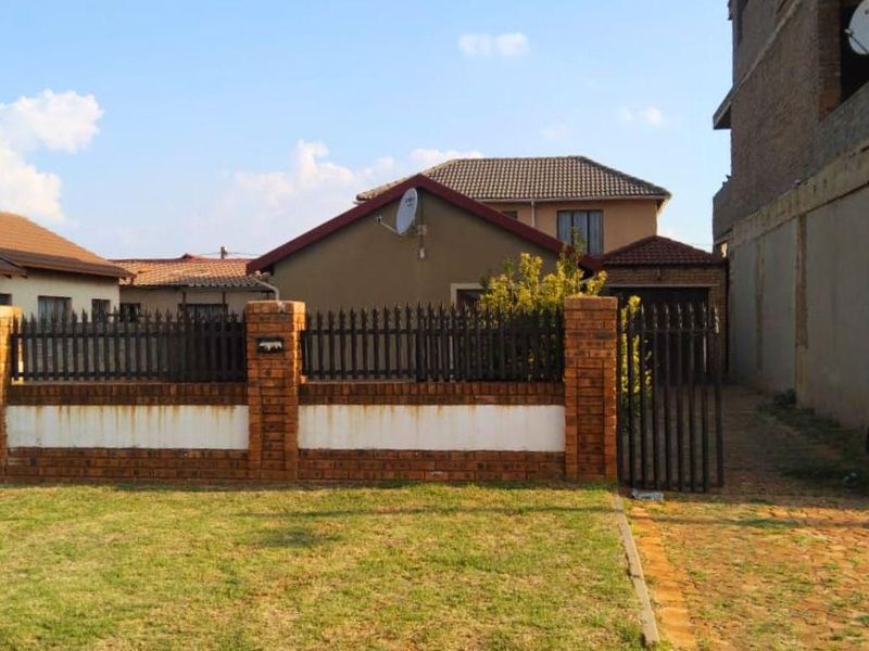 3 Bedroom House To Rent In Protea Glen Ext 12 ( Deposit &amp; Admin Fee Required)