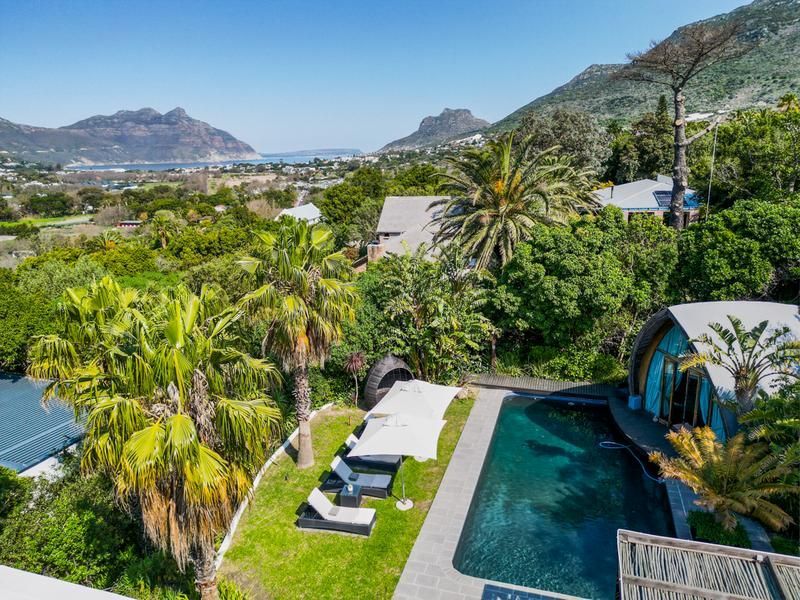 Elegant Hout Bay Villa with Separate Living Spaces â?? Ideal Family Home with Versatile Options