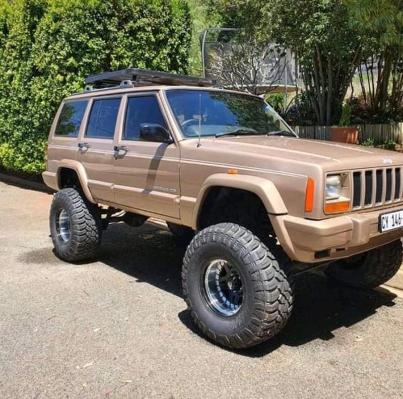 2000 Jeep Cherokee XJ Full house