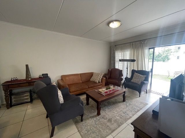 3 Bedroom apartment in Petervale For Sale