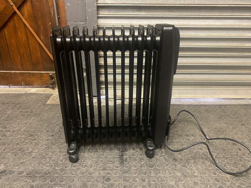12 Fin Oil Heater Black Delonghi -REDUCED-