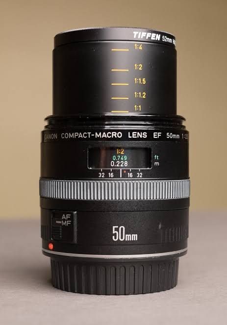 Canon 50mm f2.5 macro