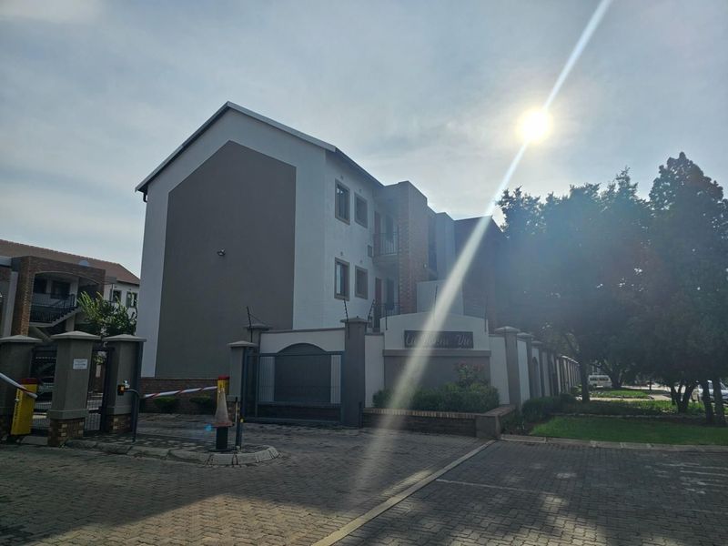 2 Bedroom Apartment in Gated Complex