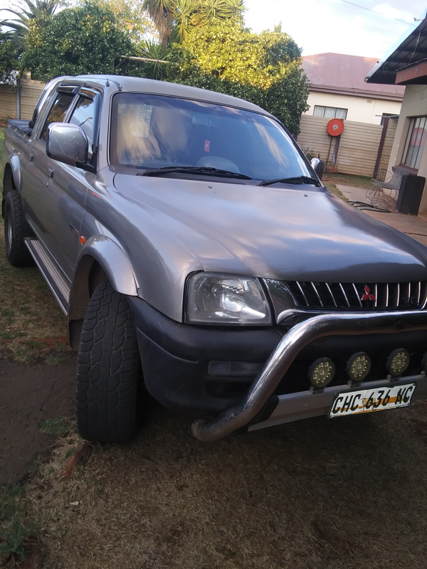 Mitsubishi  Colt Double Cab