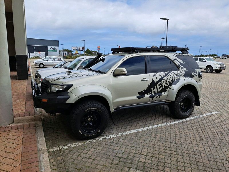 TOYOTA FORTUNER 2011 4.0 V6 4X4 Auto HERTIAGE MODEL