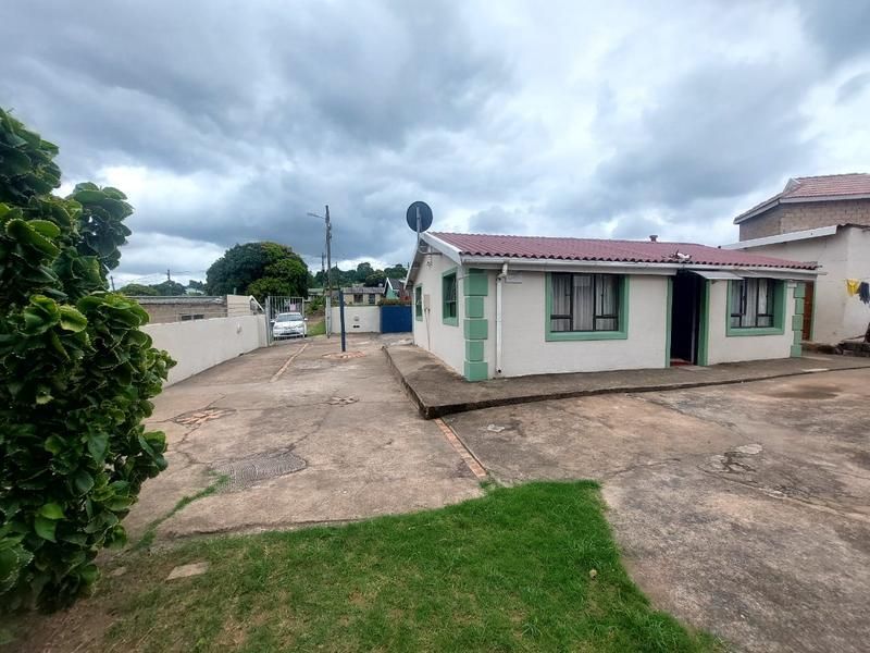 OCEBISA PROPERTIES PRESENTS 2 BEDROOMS HOUSE PLUS ADDITIONAL 3 GRANNY FLAT FOR SALE IN MLAZI