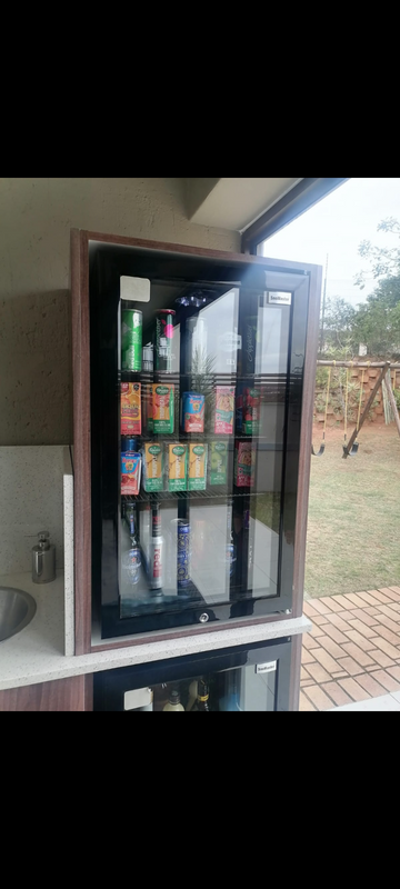 Snomaster beverage cooler fridge