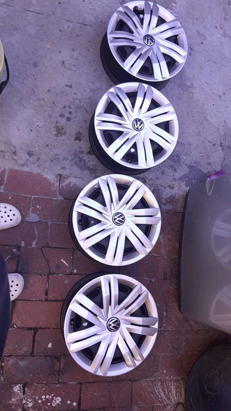 Vw polo tsi steelies and hubcaps