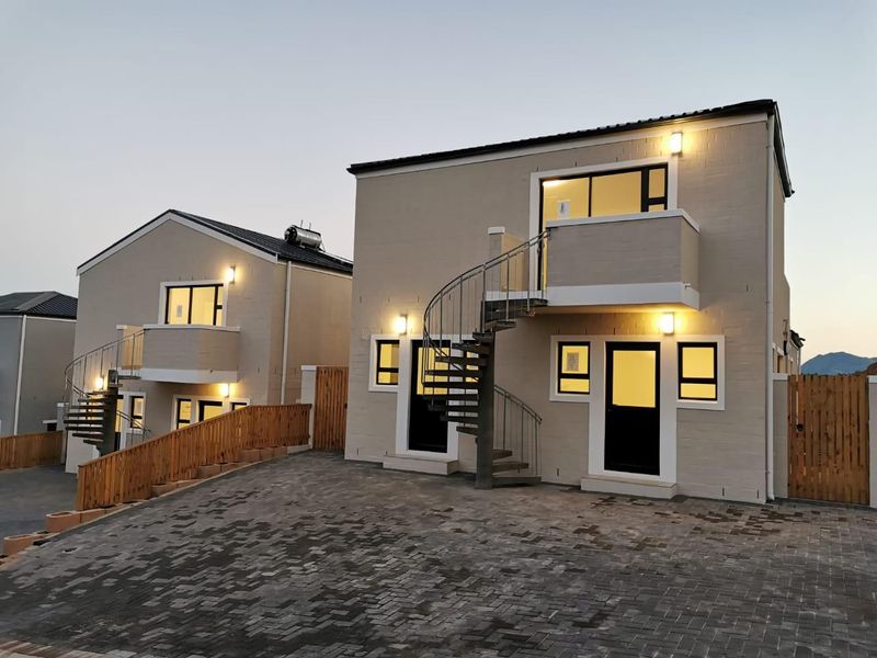 Sea Breeze Village - Secure Residential Village in Oceanview, Kommetjie