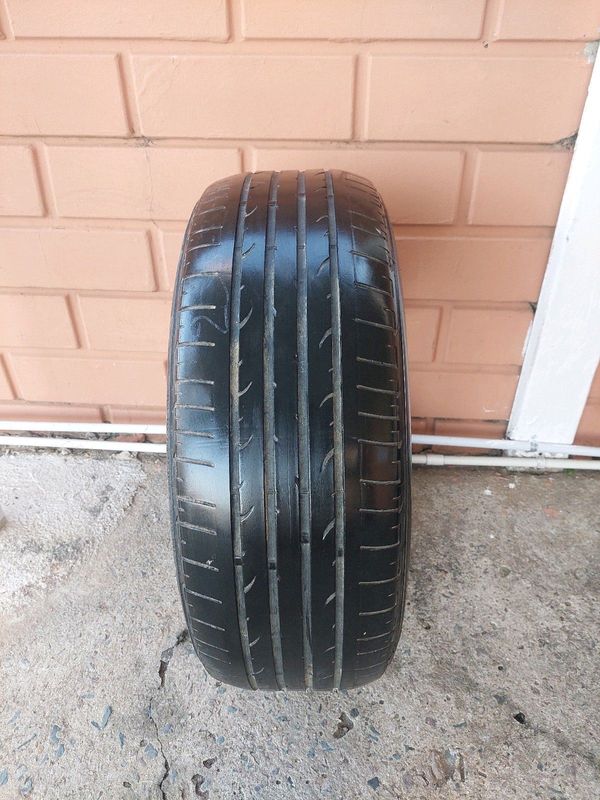 1× 235 55 19 inch bridgestone tyre for sale r500