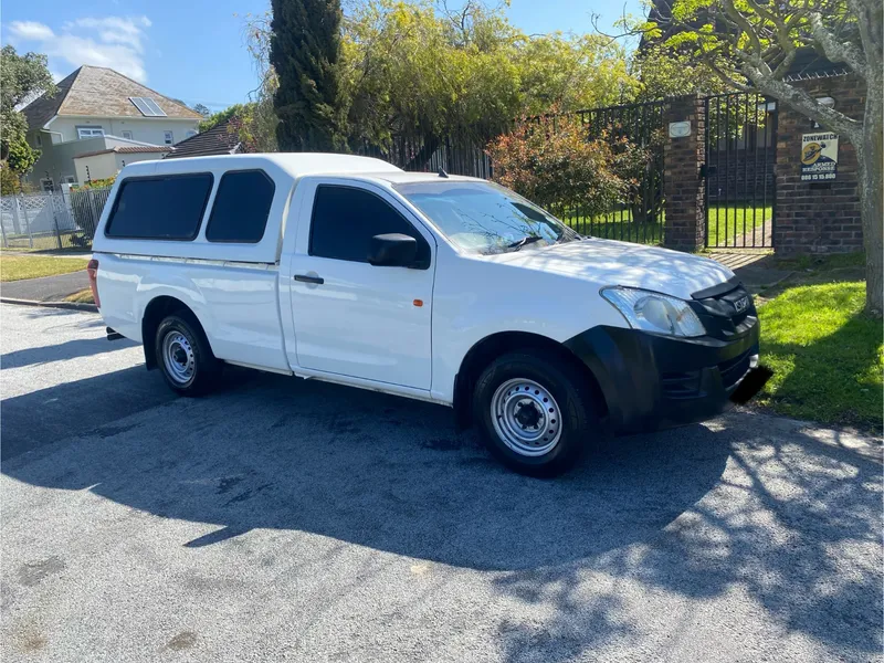 2015 Isuzu KB250 Single Cab R157 000