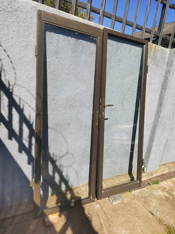 Aluminium double door with frame