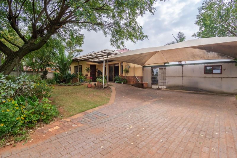 3 bedroom Home with complete Flatlet attached - upper Discovery