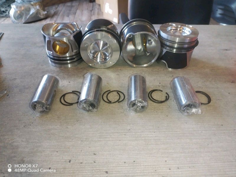 Mercedes Benz M651 pistons