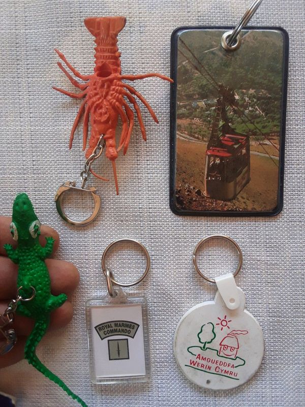 Assorted international key rings