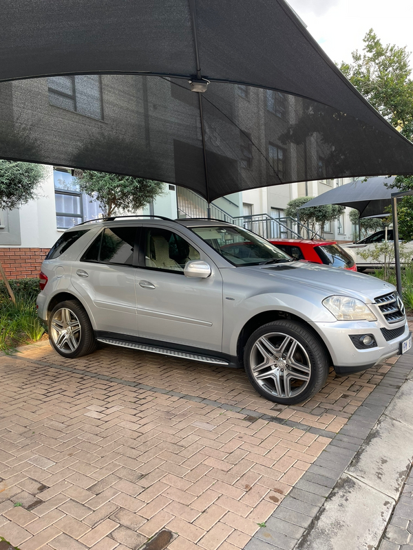 Mercedes-Benz ML SUV IN GOOD CONDITION AVAILABLE FOR SALE