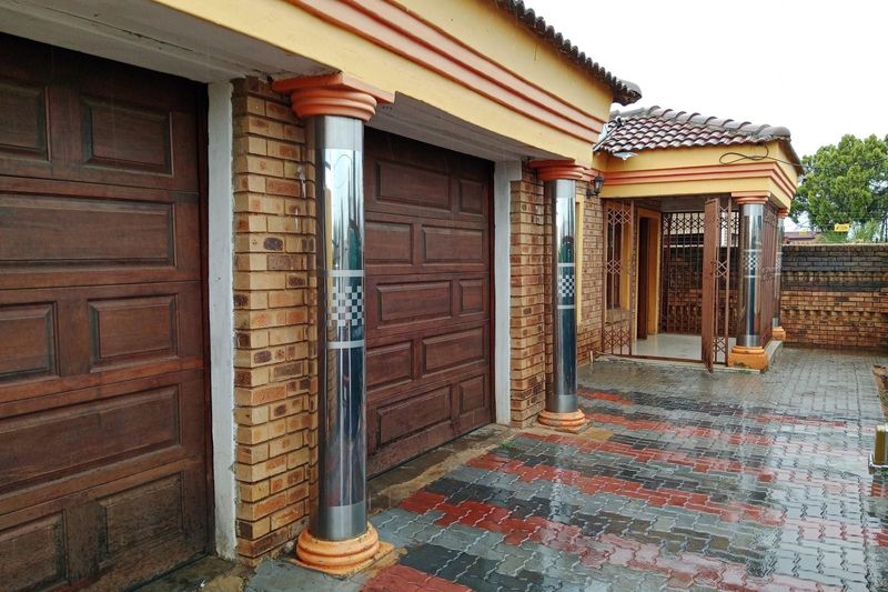 Very luxurious and secured house for rental in Ga Rankuwa, available from today