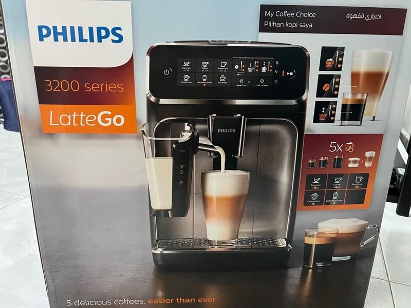 Philips 3200 Series LatteGo Fully Automatic Espresso Machine Brand New Factory Sealed In The Box.