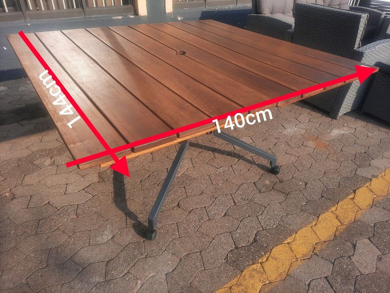 Patio Foldable Table on wheels for R2750