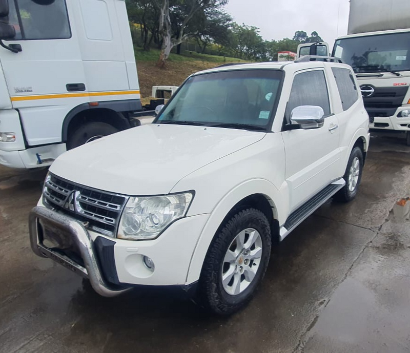 2009 Mitsubishi Pajero SUV, 3.2 DI-DC GLS SWB AUTO, 4X4- AA3046