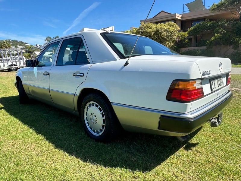 Mercedes W124 300E