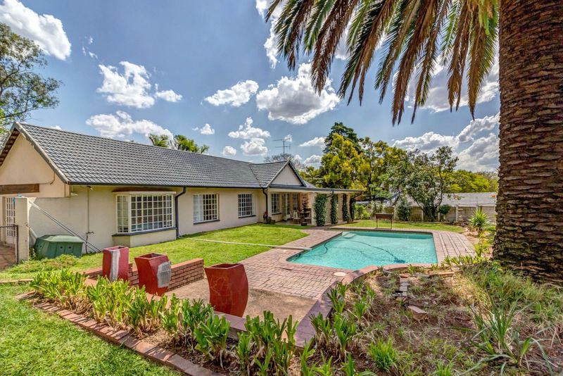 3 Bedroom house in Bryanston For Sale