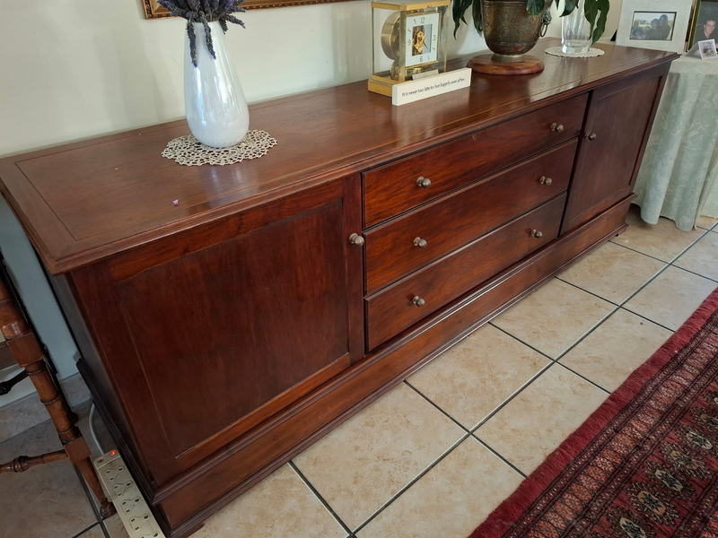 Stunning Wetherleys sideboard server