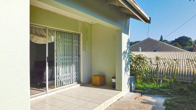 2 Bedroom townhouse-villa in Uvongo For Sale