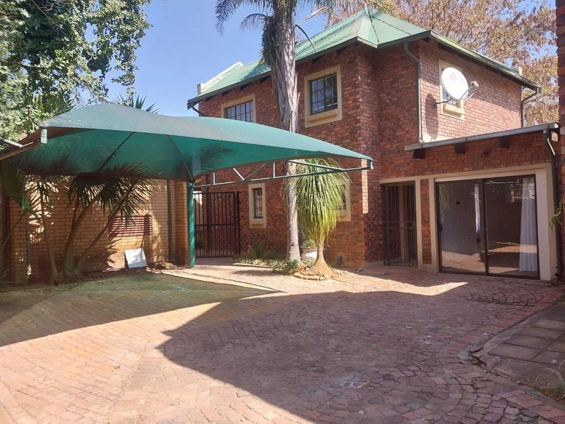 Townhouse for sale in Equestria, Pretoria