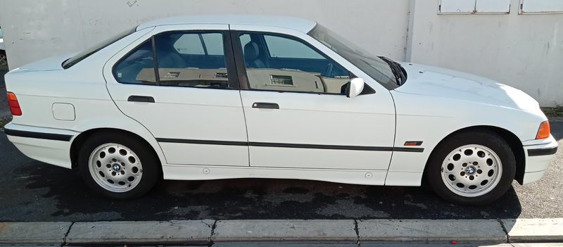 1993 BMW 3 Series Sedan