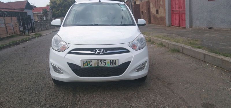 2012 1.2L HYUNDAI I10 MANUAL GEAR CLOTH SEATS IN  WORKING GOOD CONDITION