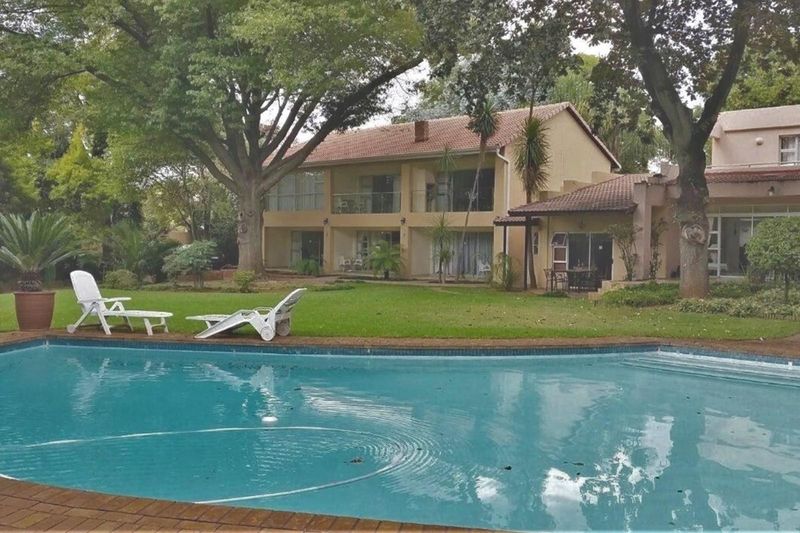 Bed &amp; Breakfast for sale in Atholl, Sandton -5 Bedroom House with 7 Apartments