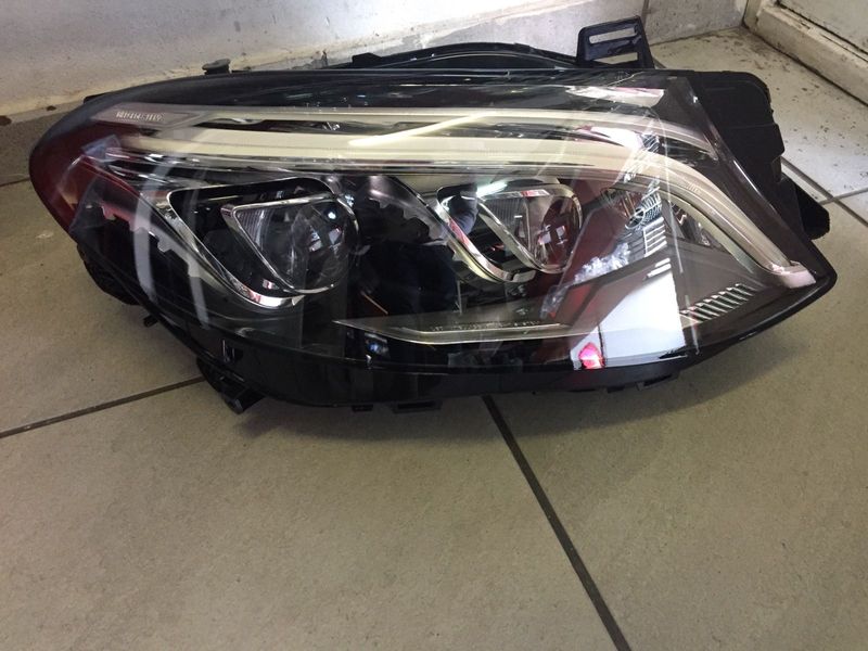 Mercedes Benz w166 GLE HEADLIGHTS FOR SELL IN GOOD CONDITION NICE AND CLEAN