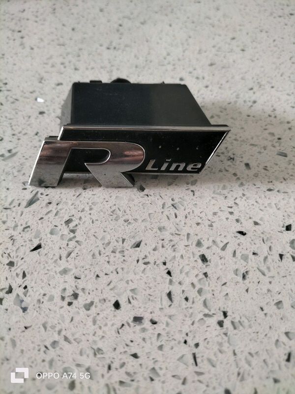 R line grill badge R320