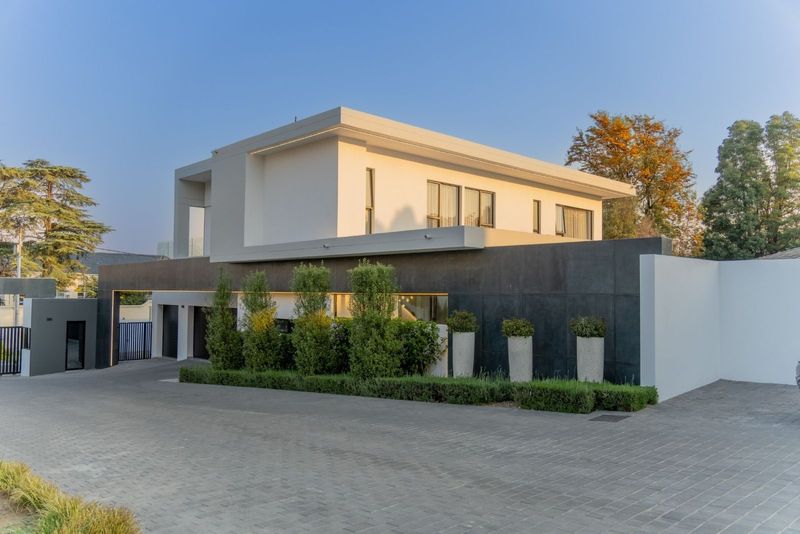 Beautiful and Modern 4 Bedroom, 4 Bathroom Home Located In An Exclusive 4 Home Complex For Sale