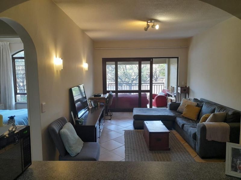 Spacious 1 bed and 1 bath apartment to rent in Douglasdale