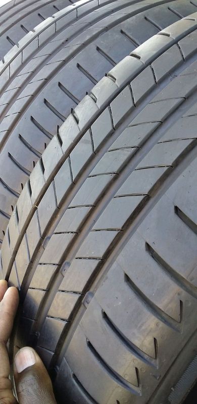 225/40/18 Bridgestone Turanza Run Flat tyres with 85% thread depth for sale.