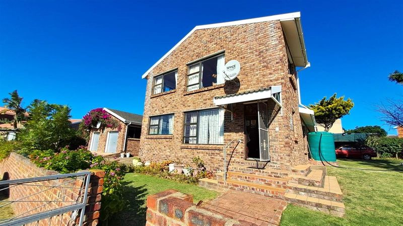 Property for sale in JEFFREYS BAY, WAVECREST